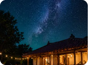 満天の星空と古民家